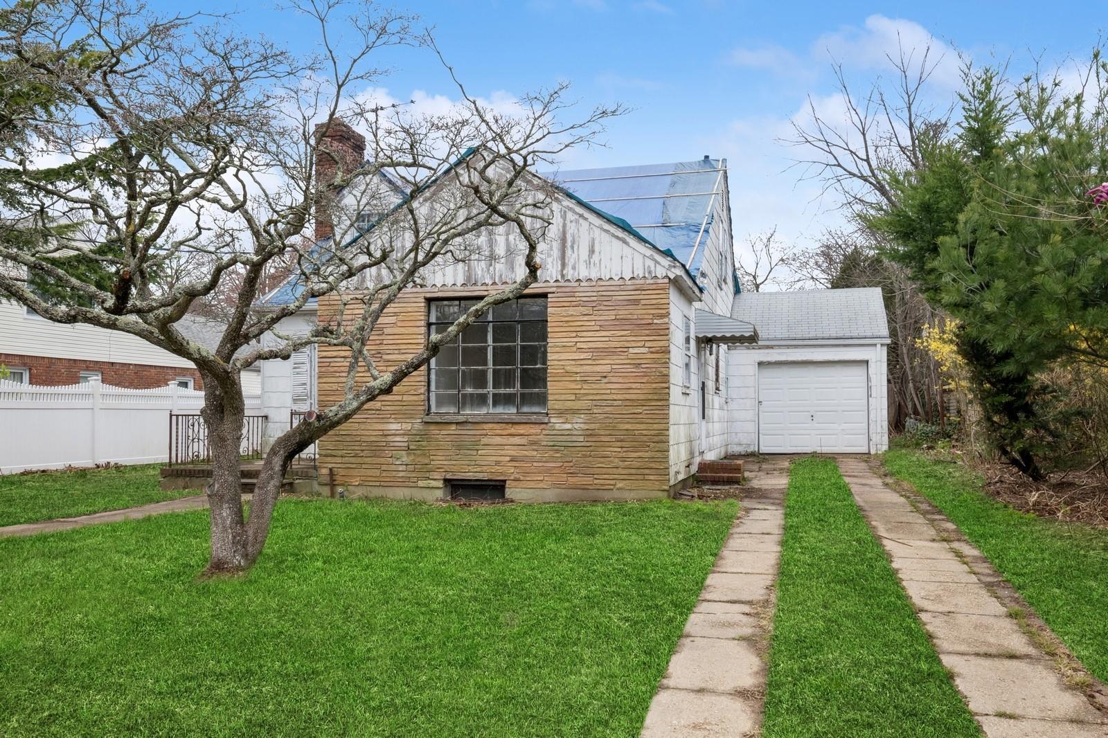 29 Seaman Avenue, Rockville Centre, New York image 3