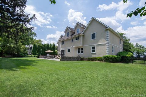 668 Francis Street Pelham NY 10803