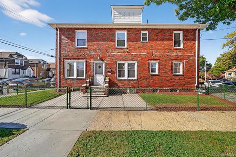Photo of 1451 Cornell Place, Bronx, NY 10461 (MLS # 918664)