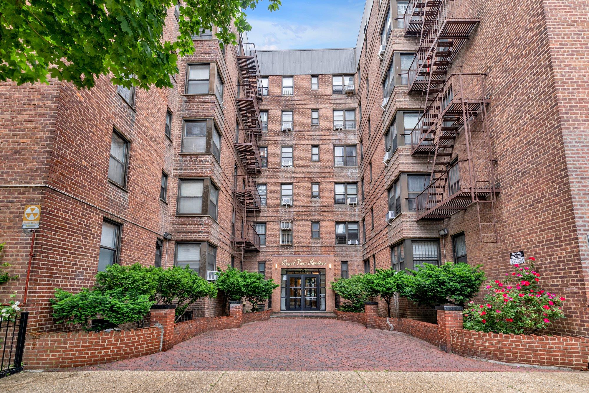 51st Avenue 2E, Elmhurst, Queens, NY - 1 Bedrooms  
1 Bathrooms  
2 Rooms - 