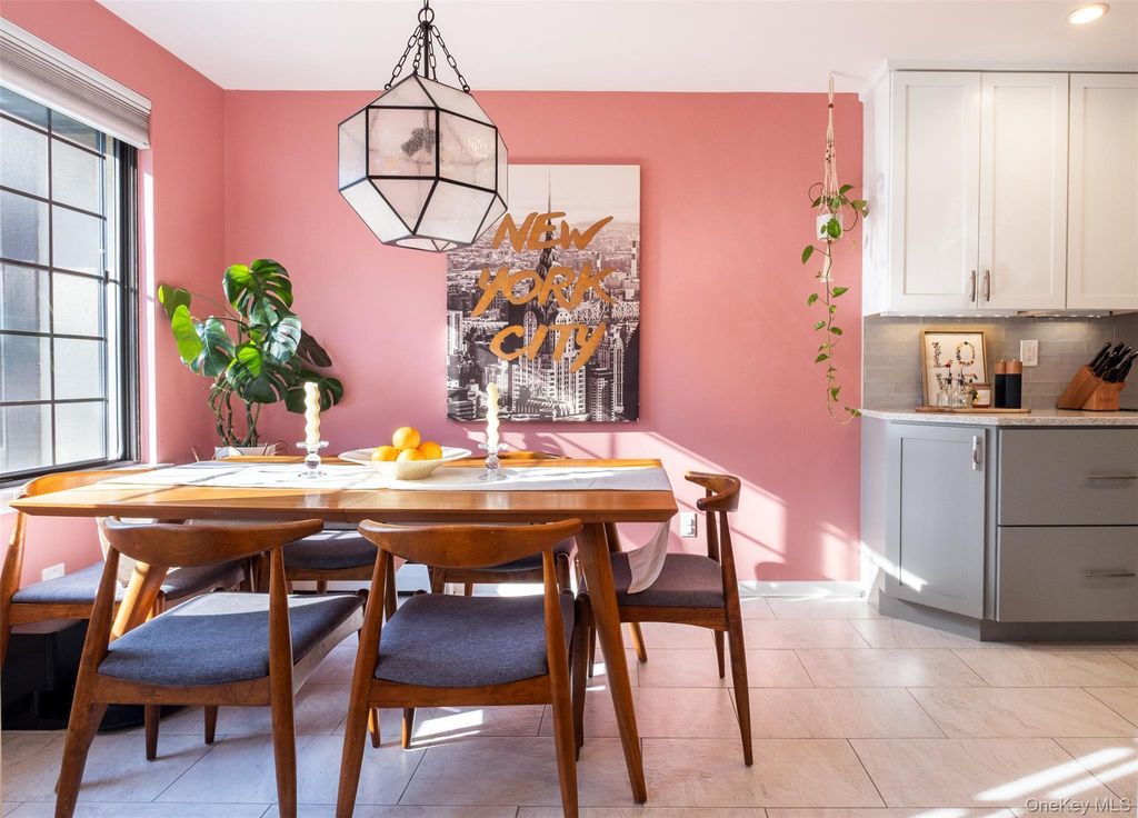 Photo of 4 Foxwood Drive #5, Pleasantville, NY 10570 (MLS # 952520)