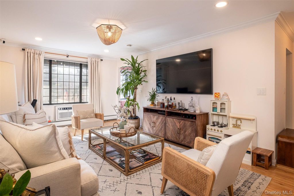 Photo of 4 Foxwood Drive #5, Pleasantville, NY 10570 (MLS # 952520)