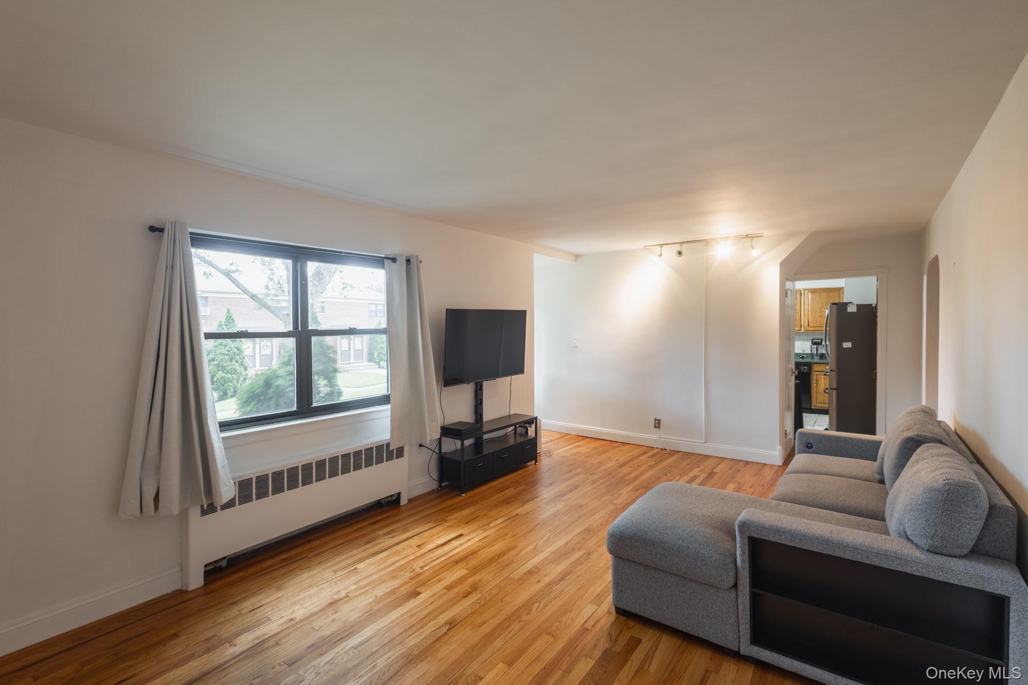 74-81 220th Street 094B1