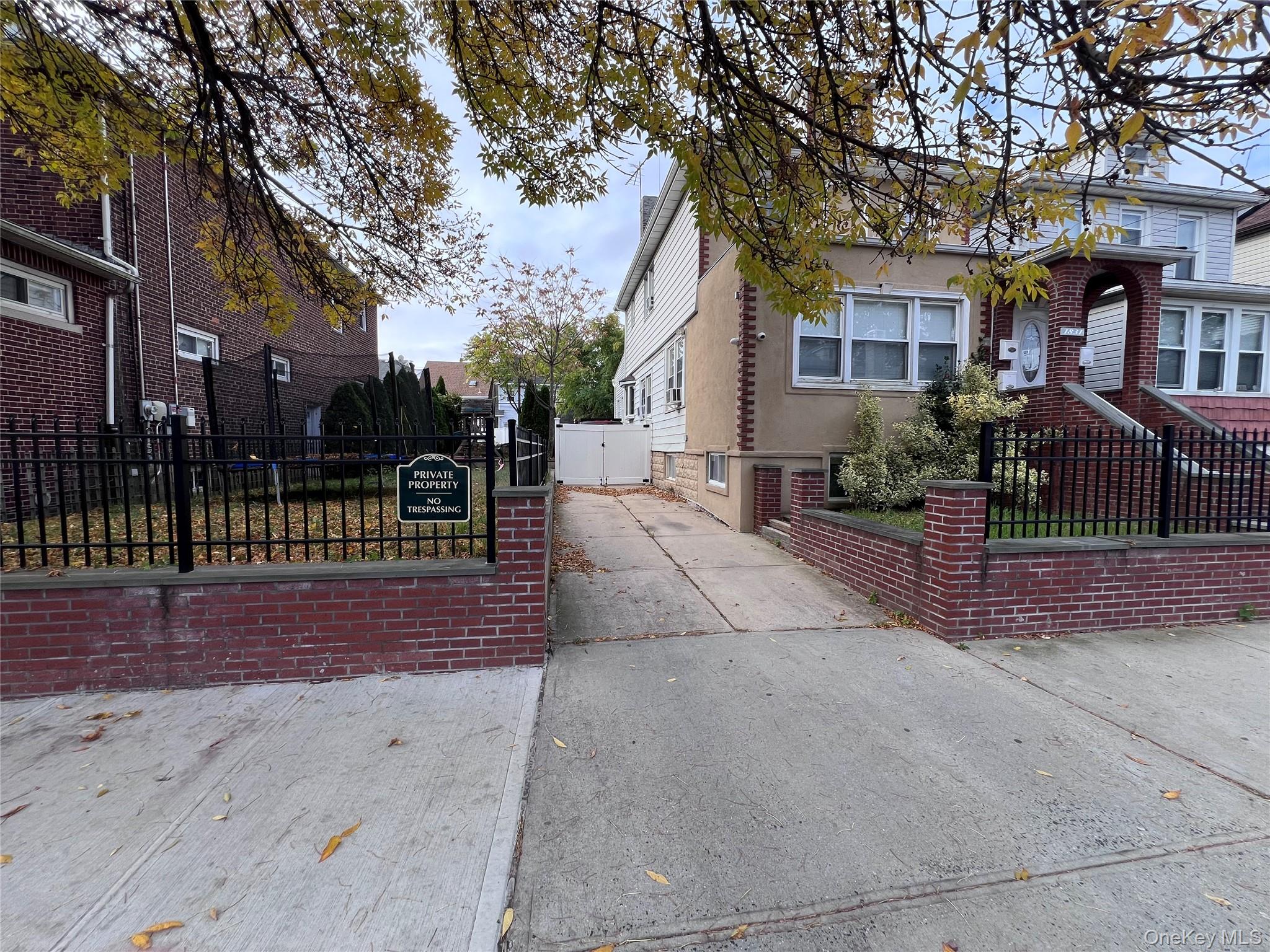 1831 Paulding Avenue