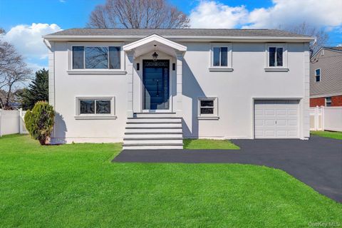 Photo of 116 Southern Boulevard, Hauppauge, NY 11788 (MLS # 985317)