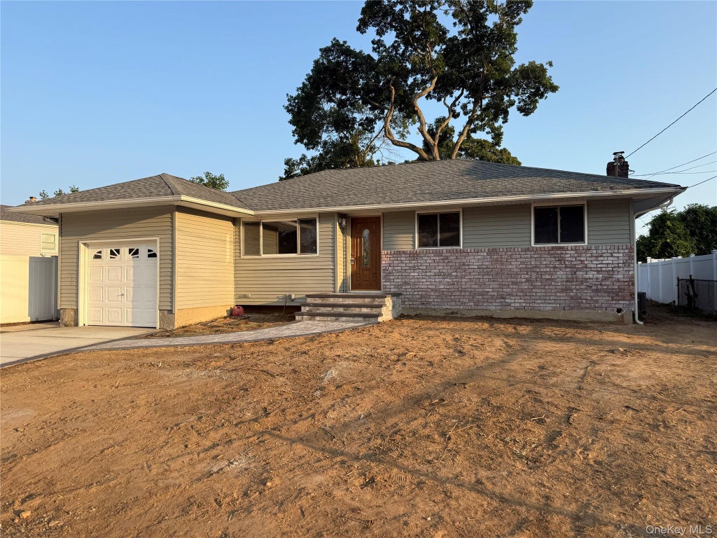 Photo of 2 5th Avenue, Farmingdale, NY 11735 (MLS # 1030798)