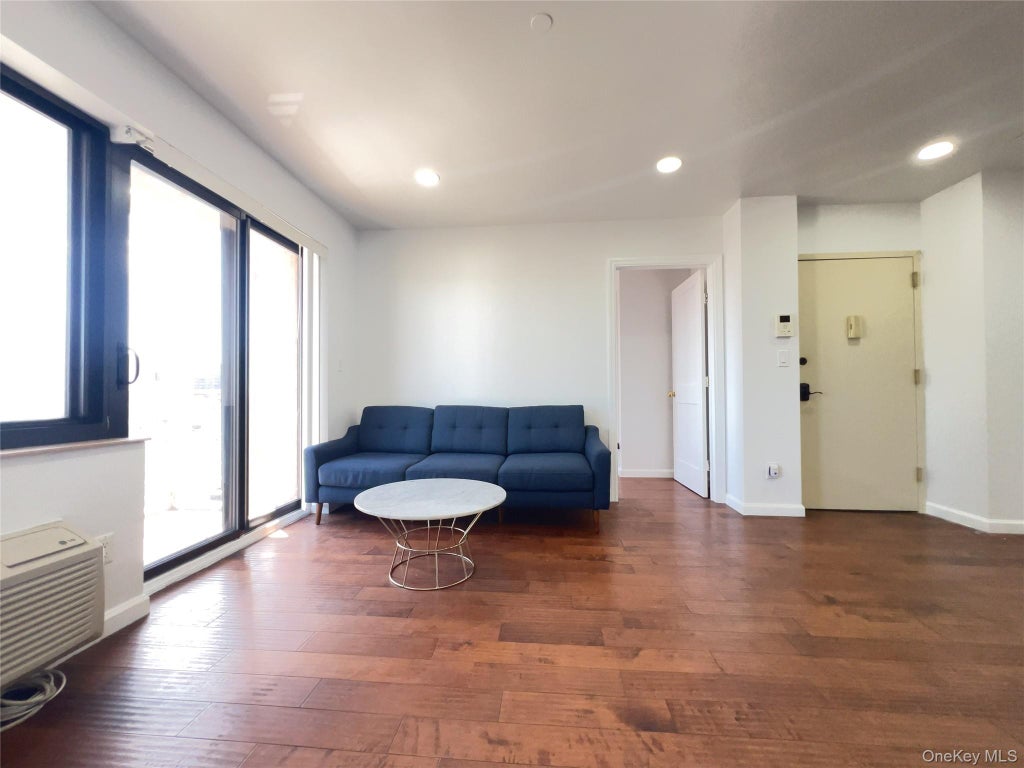 Photo of 3138 137th Street #7B, Flushing, NY 11354 (MLS # 1024193)