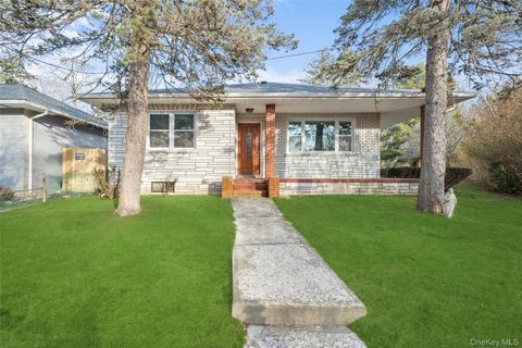 200 N Side Road Wading River NY 11792