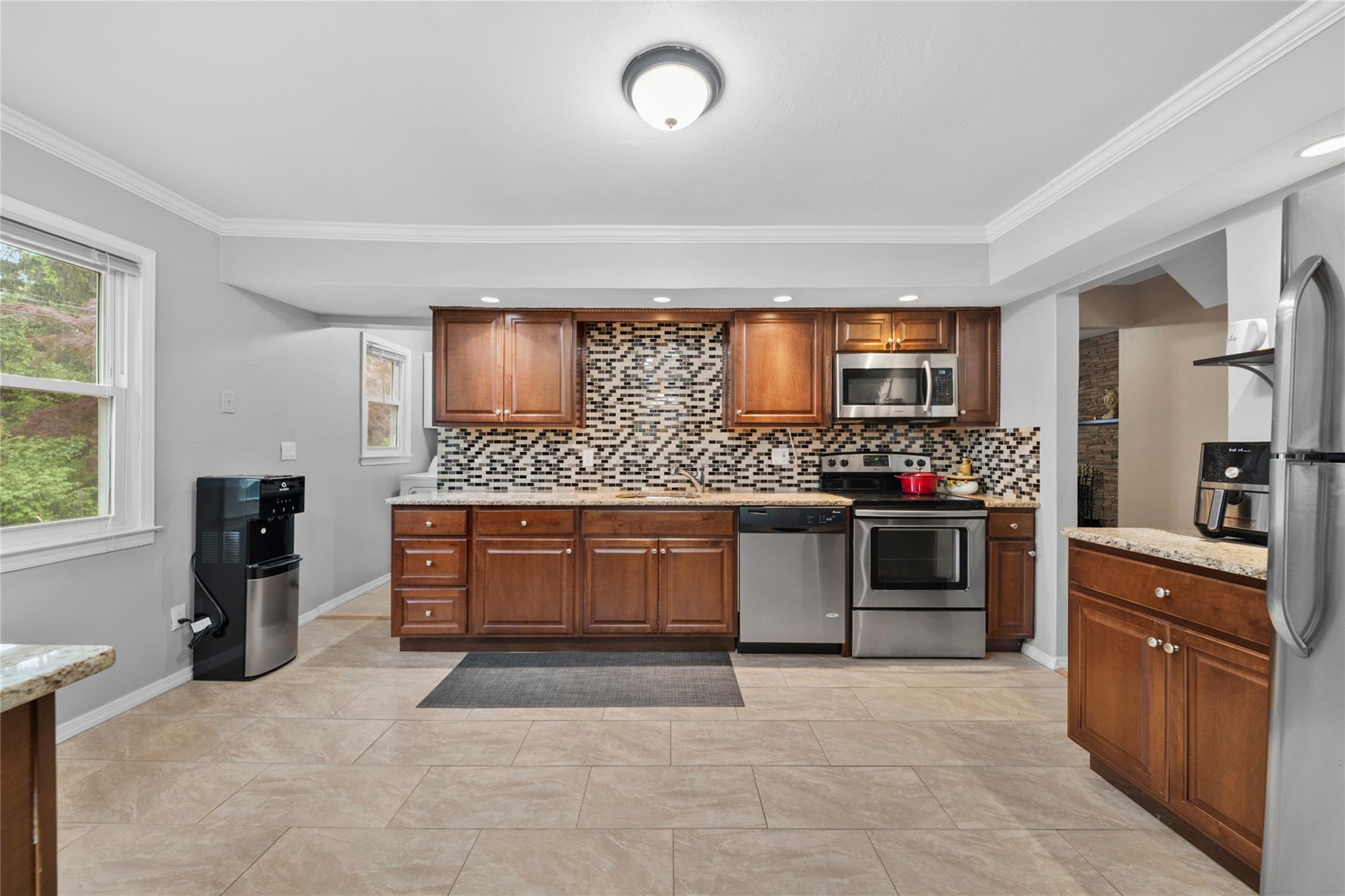 289 Maplewood Road, Huntington Station, New York image 5