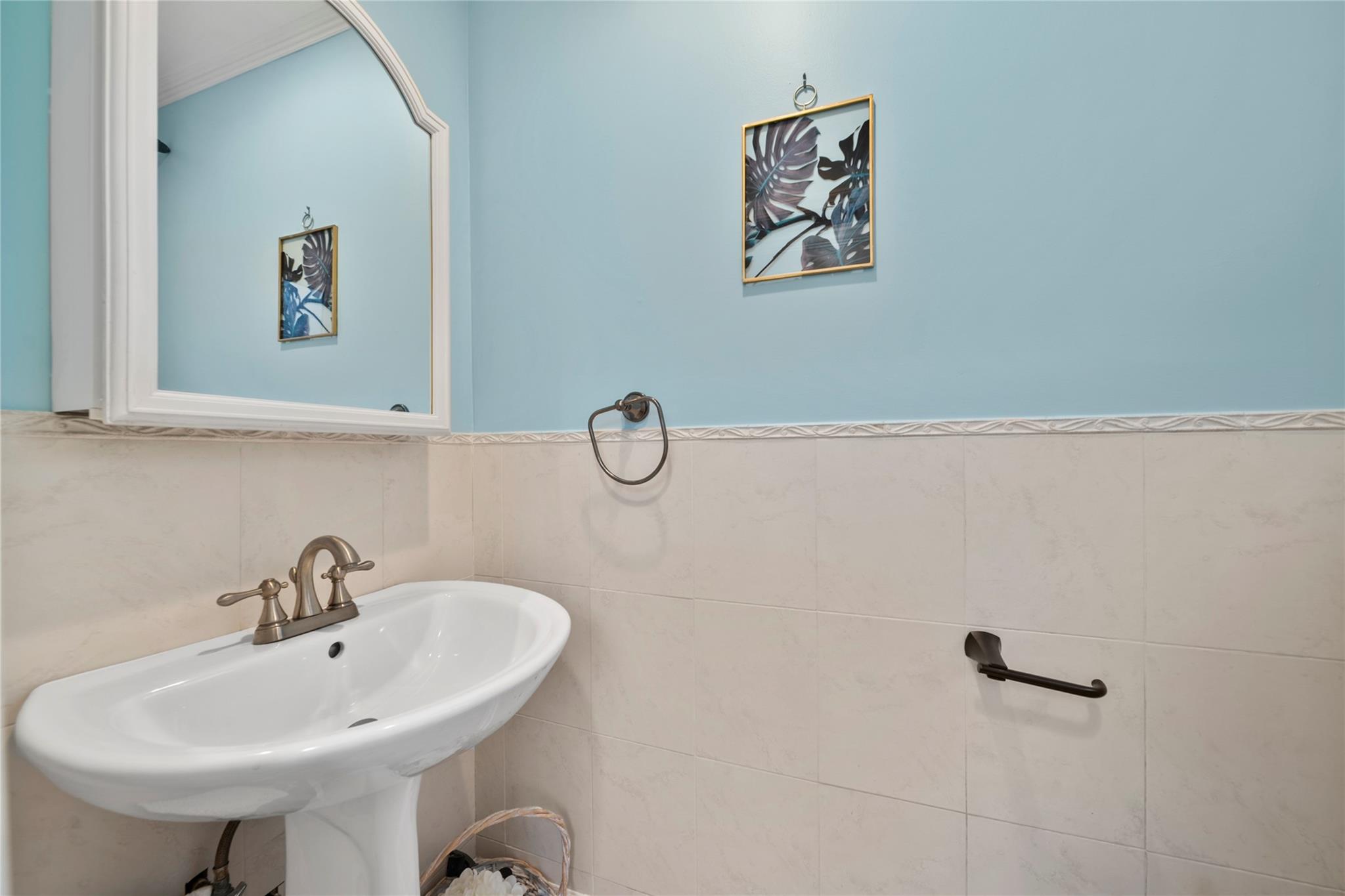 289 Maplewood Road, Huntington Station, New York image 13