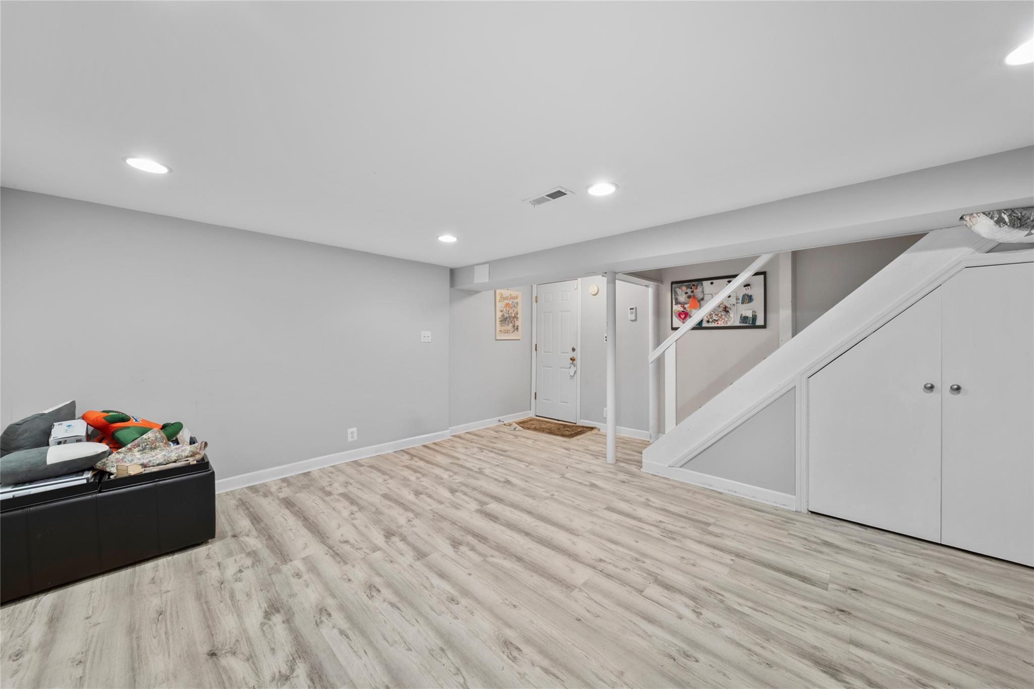 289 Maplewood Road, Huntington Station, New York image 19