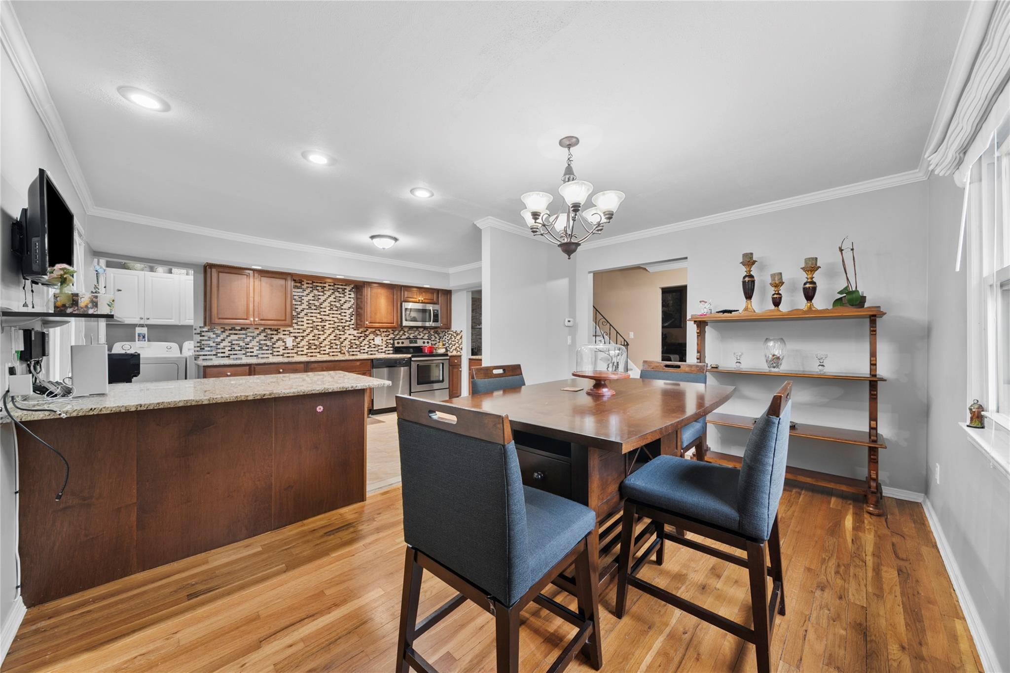 289 Maplewood Road, Huntington Station, New York image 4