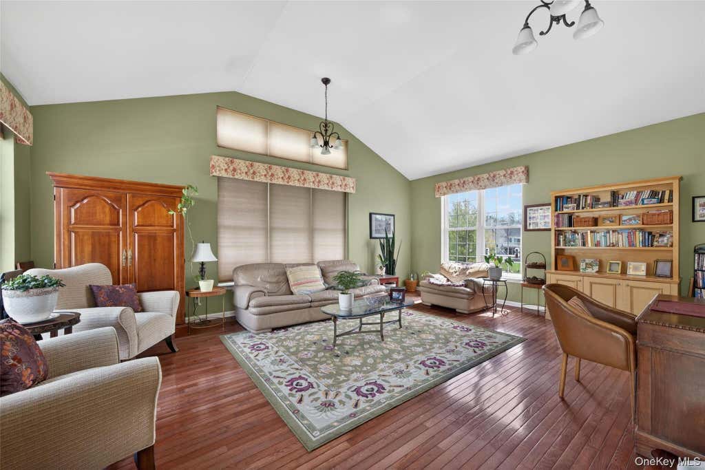Photo of 17 Oldwyck Crescent, Highland Mills, NY 10930 (MLS # 1034143)