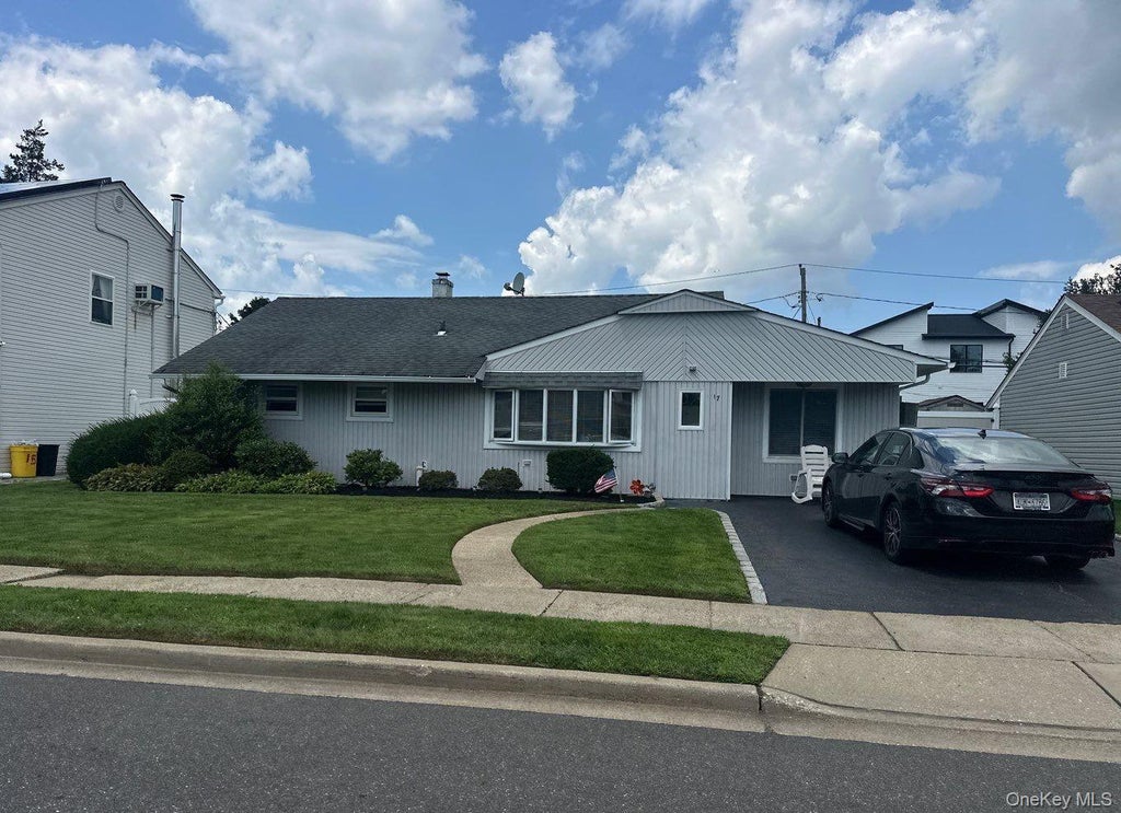 Photo of 17 Wilson Lane, Bethpage, NY 11714 (MLS # 1064006)