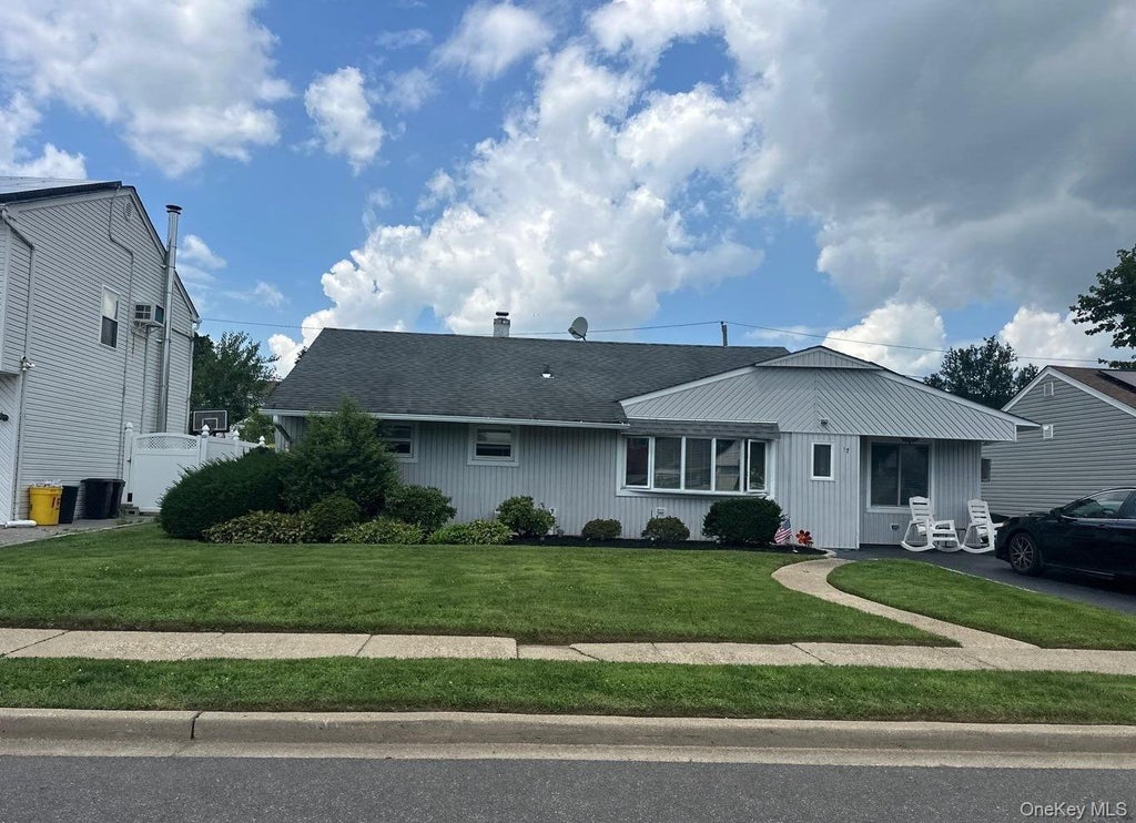 Photo of 17 Wilson Lane, Bethpage, NY 11714 (MLS # 1064006)