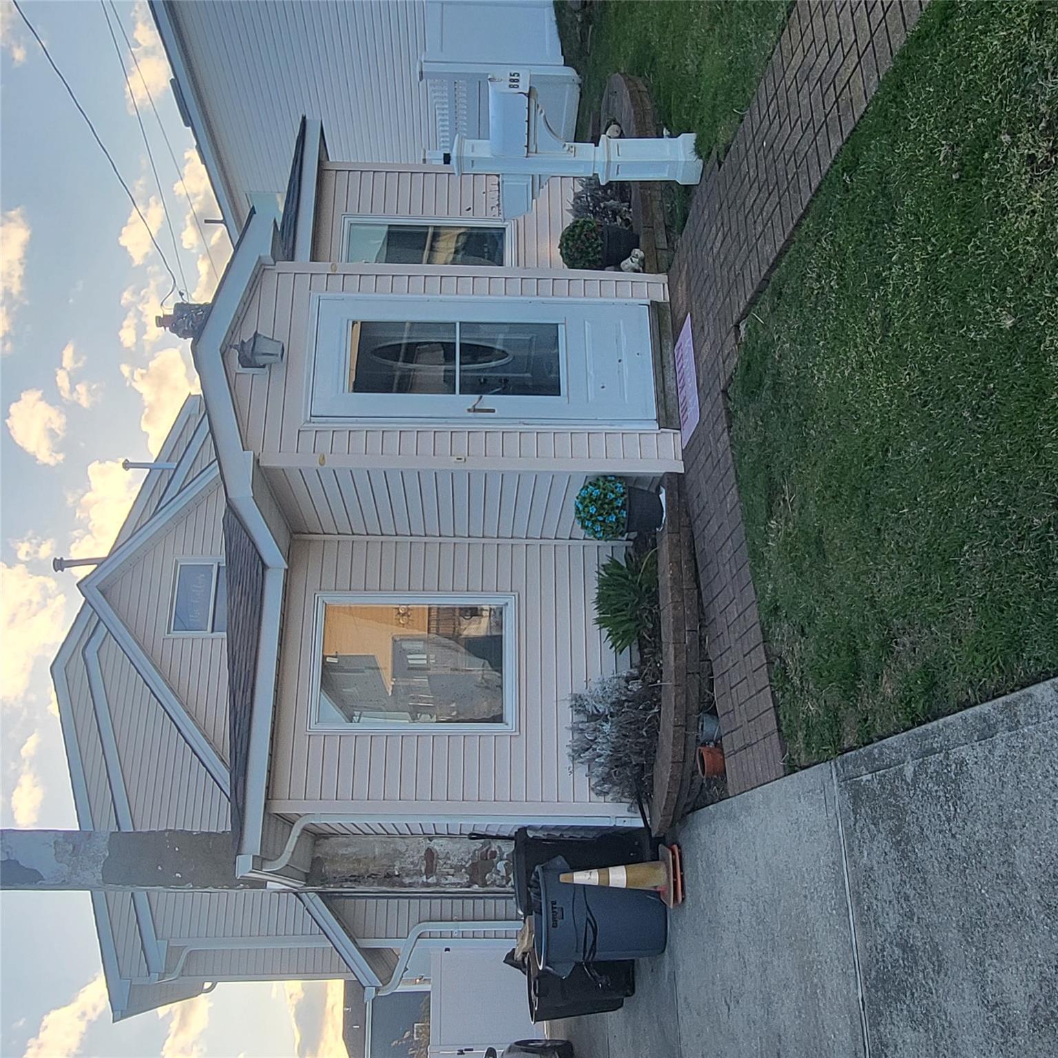 885 Surf Street, Lindenhurst, New York image 2