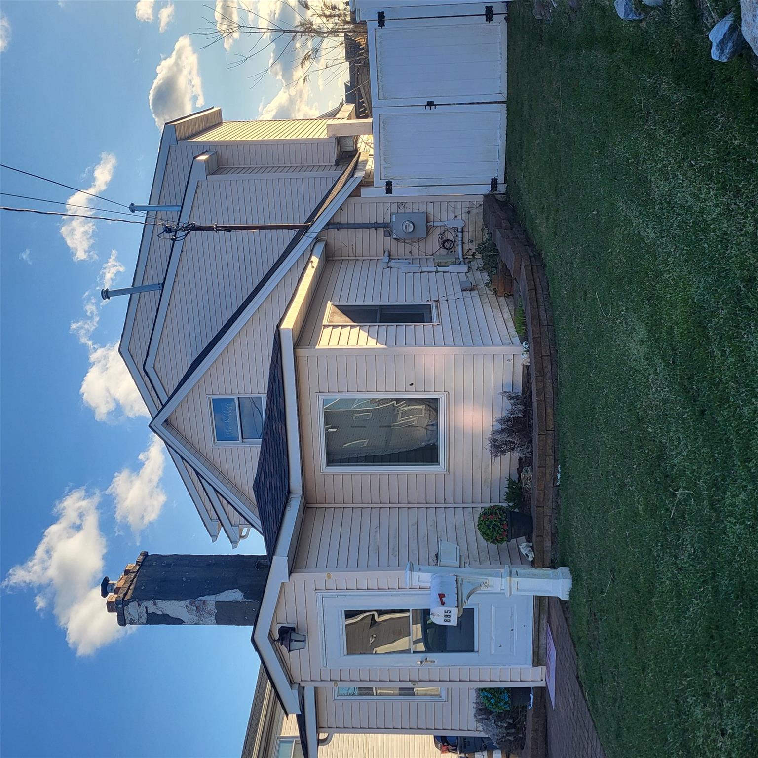 885 Surf Street, Lindenhurst, New York image 1