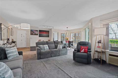 Condo For Sale - 500 High Point Drive #211<br/> Hartsdale, NY 10530