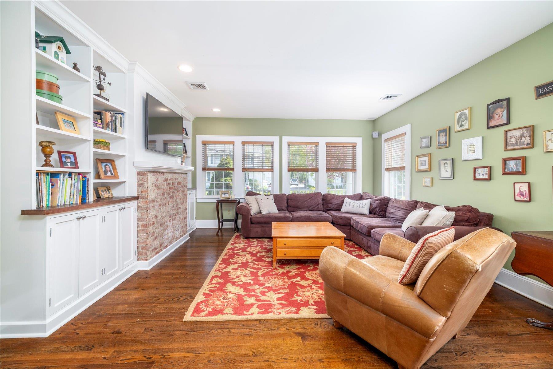 36 Locust Avenue, East Norwich, New York image 12