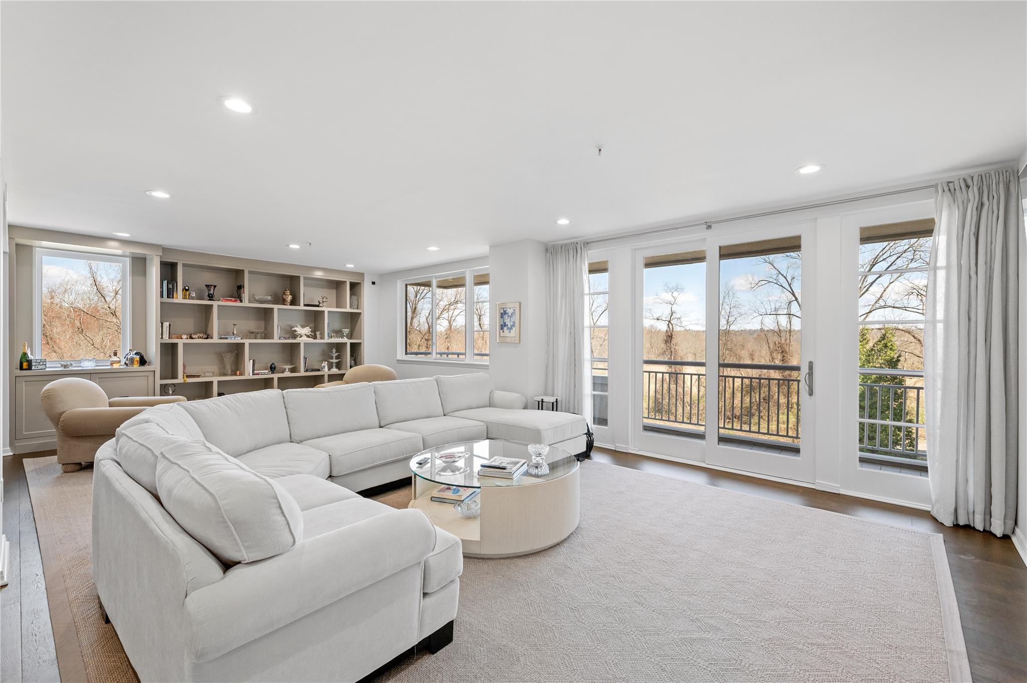 100 Harbor View Drive #230, Port Washington, New York image 1