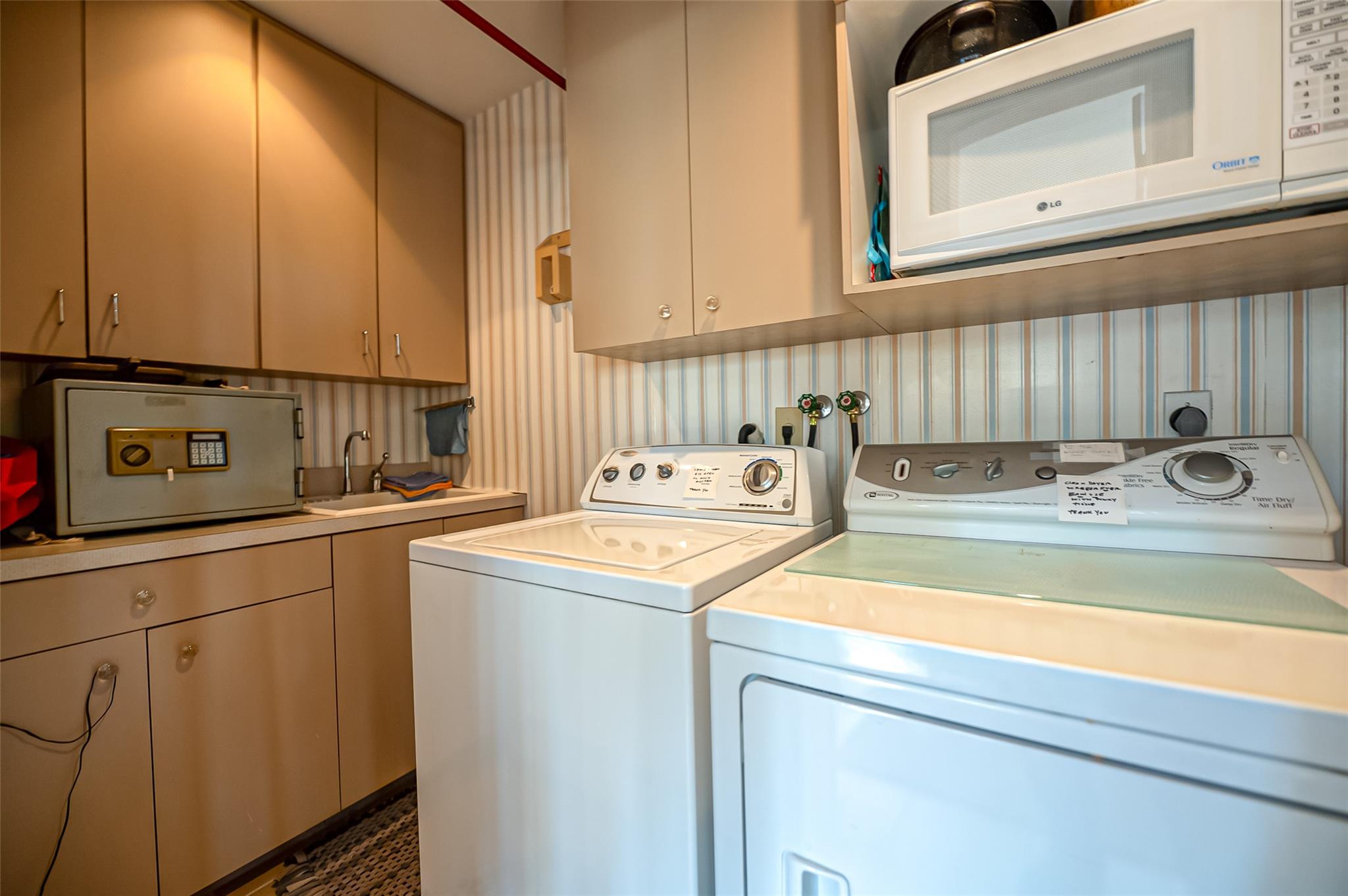 409 Sunrise Avenue, Sayville, New York image 13