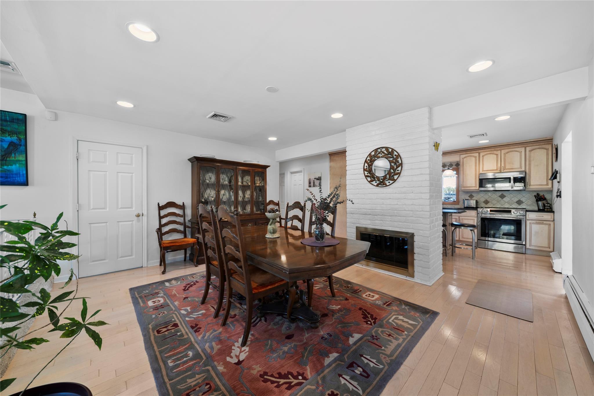 4 Springtime Lane, Levittown, New York image 6