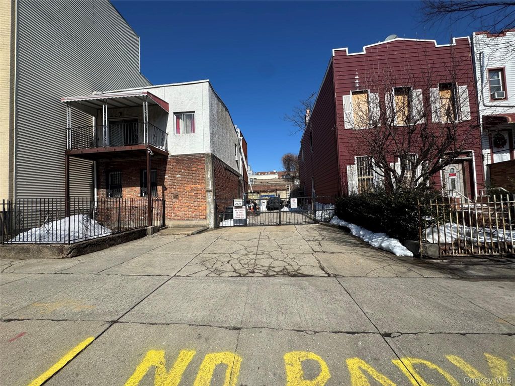 Photo of 2337 Dean Street, Brooklyn, NY 11233 (MLS # 968100)
