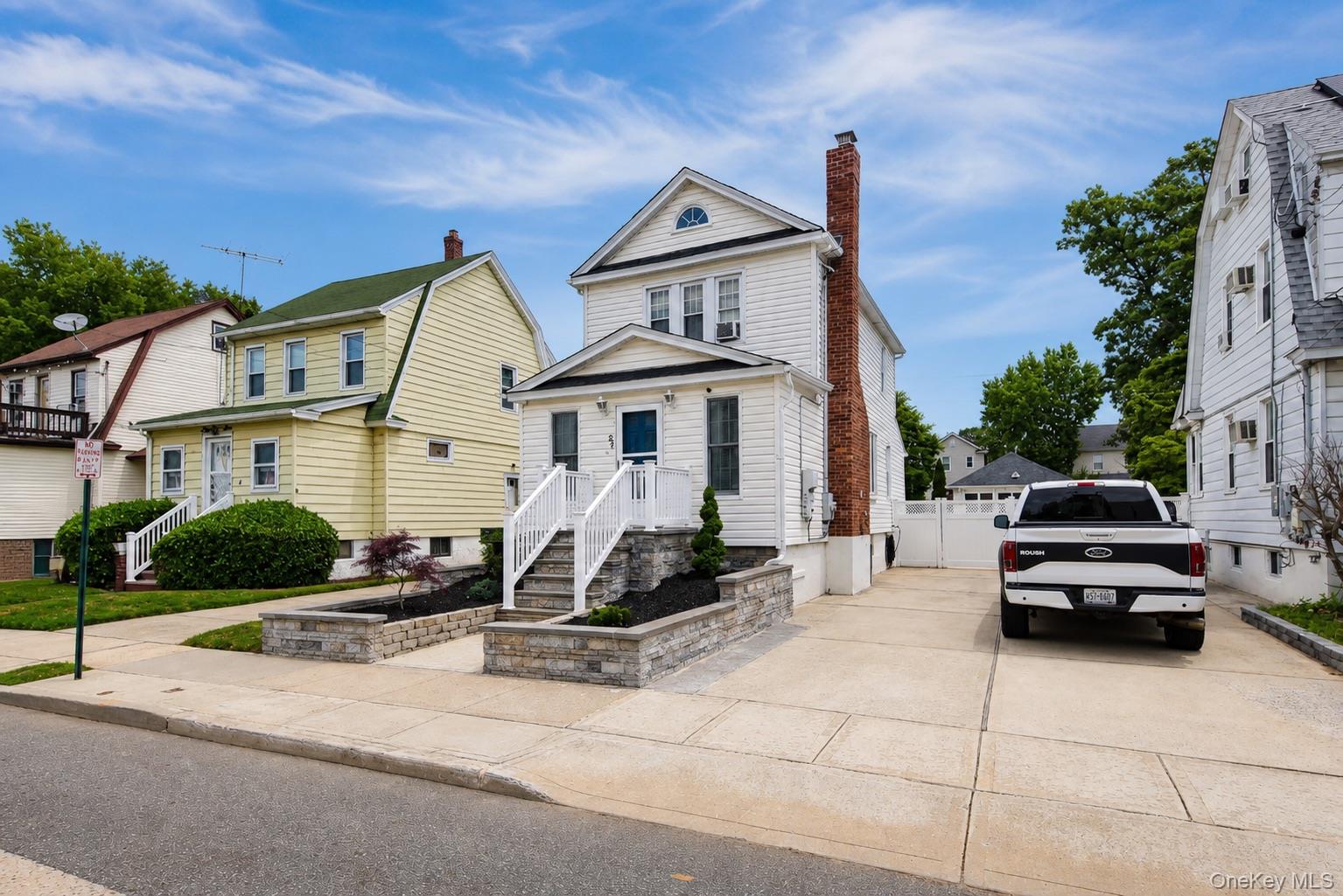 27 Avondale Street - Photo 2