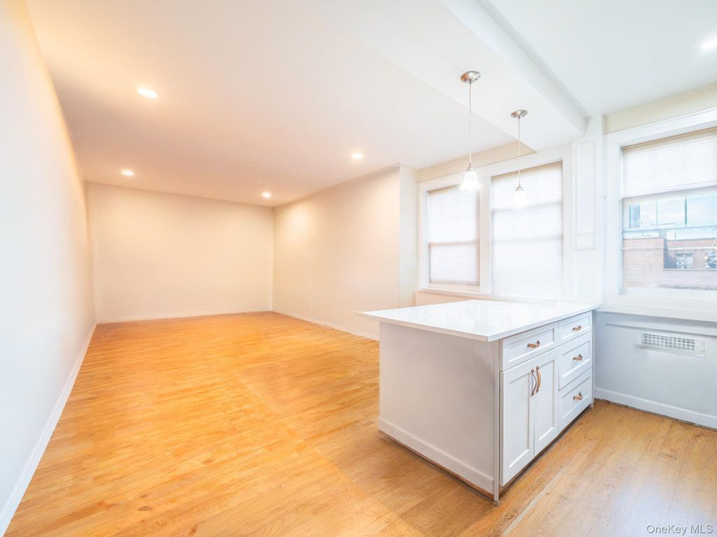 Photo of 68-37 108th St #5H, Forest Hills, NY 11375 (MLS # 998502)