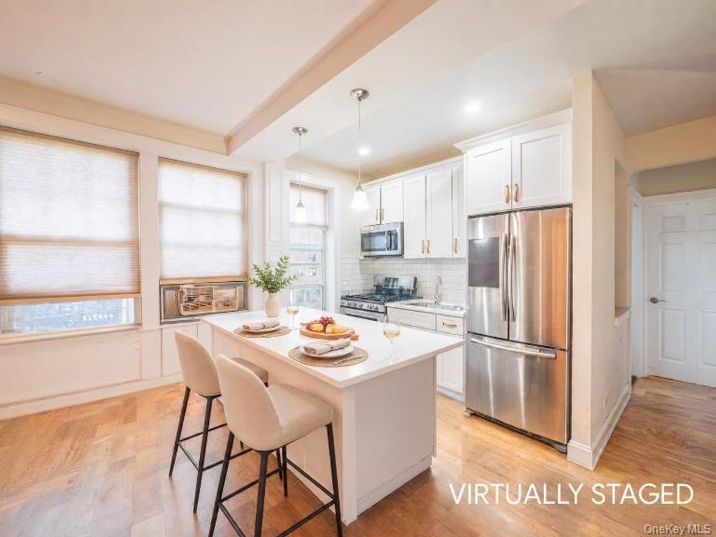 Photo of 68-37 108th St #5H, Forest Hills, NY 11375 (MLS # 998502)