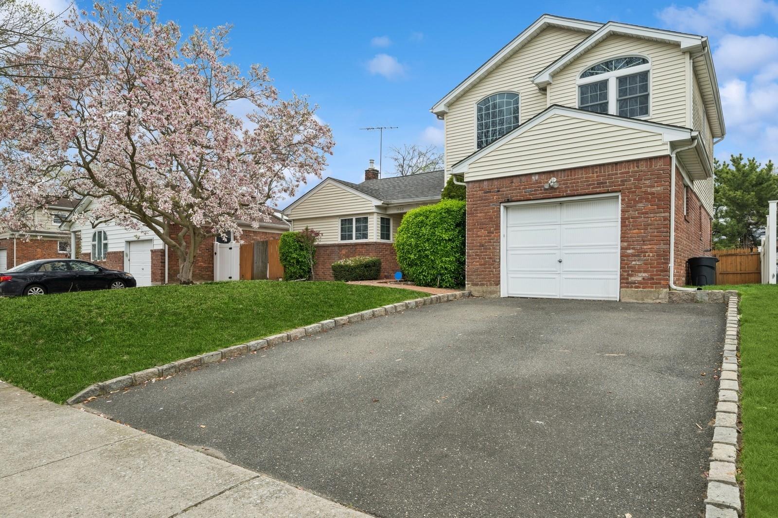 1566 Kew Avenue, Hewlett, New York image 2