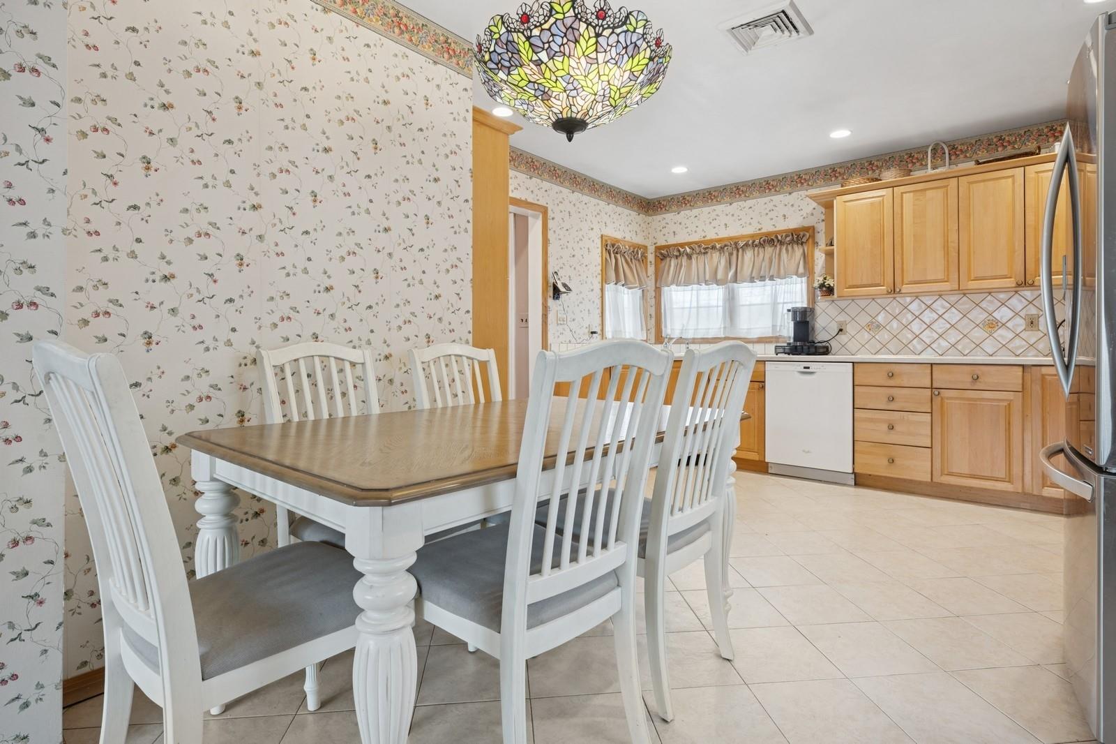 1566 Kew Avenue, Hewlett, New York image 10