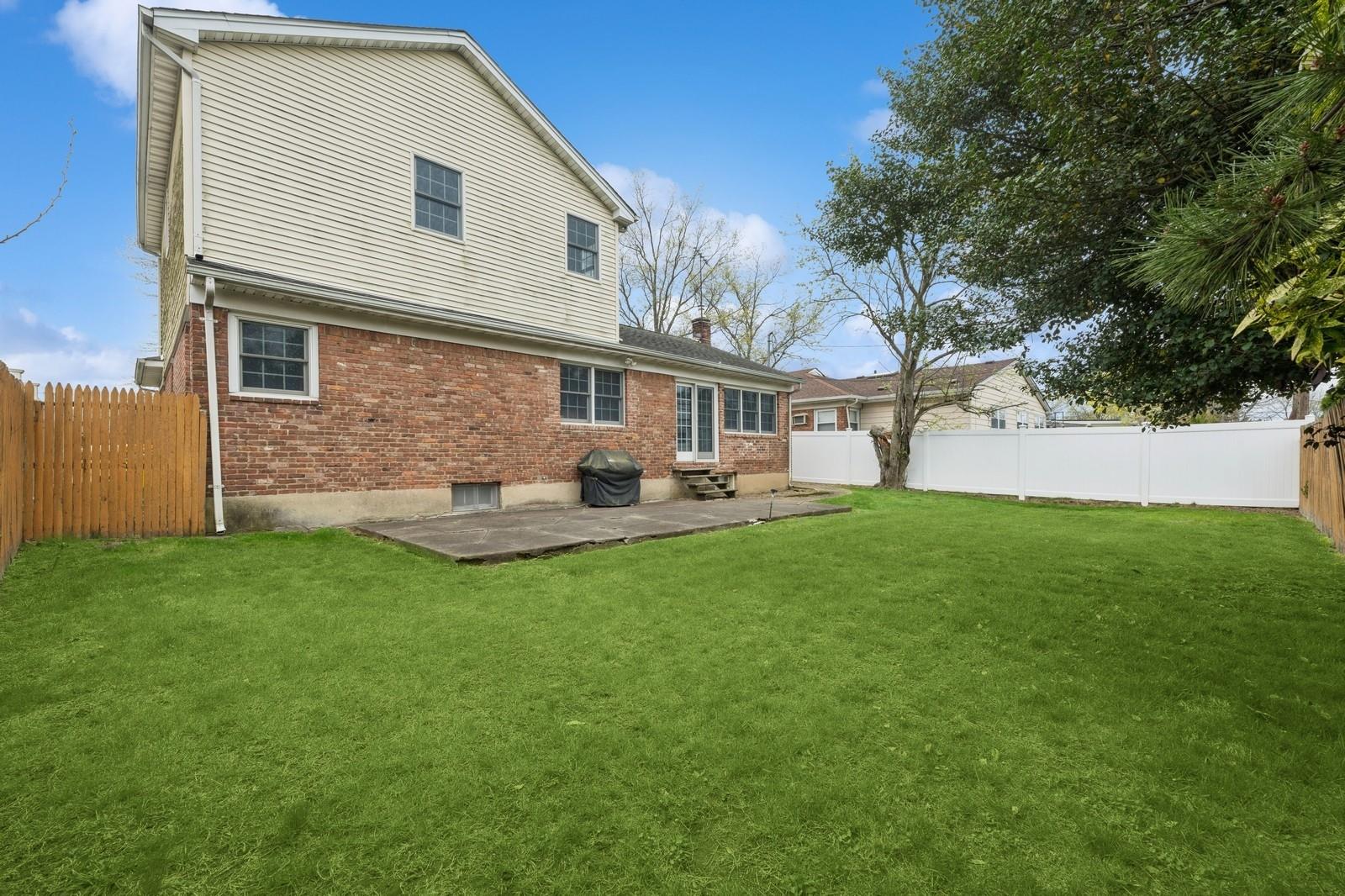 1566 Kew Avenue, Hewlett, New York image 25