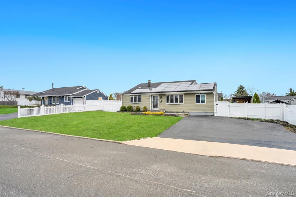 Photo of 3117 Kane Avenue, Medford, NY 11763 (MLS # 980661)