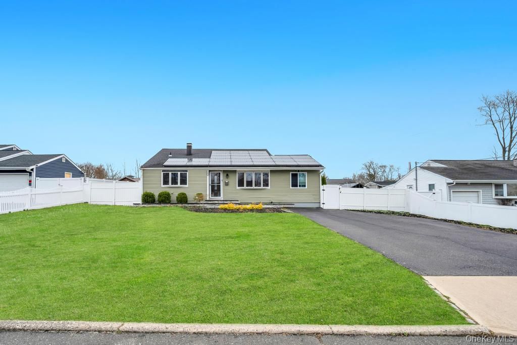 Photo of 3117 Kane Avenue, Medford, NY 11763 (MLS # 980661)