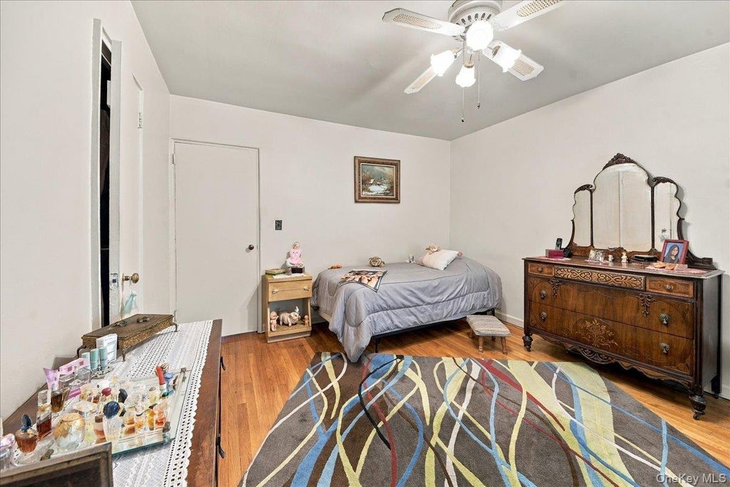 Photo of 1912 Hone Avenue, Bronx, NY 10461 (MLS # 1059068)