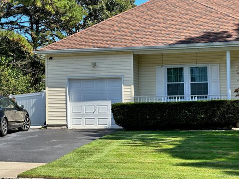 15 Timber Ridge Drive Coram NY 11727