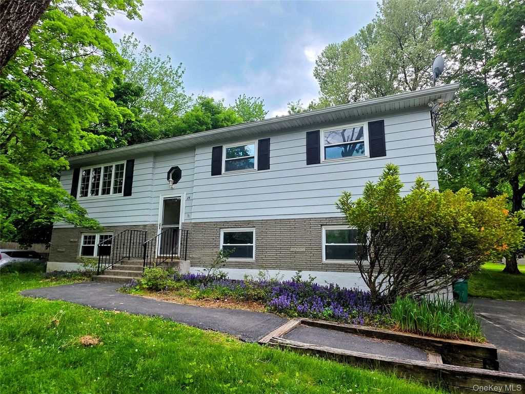 Photo of 25 Oakwood Drive, Wappingers Falls, NY 12590 (MLS # 1002683)