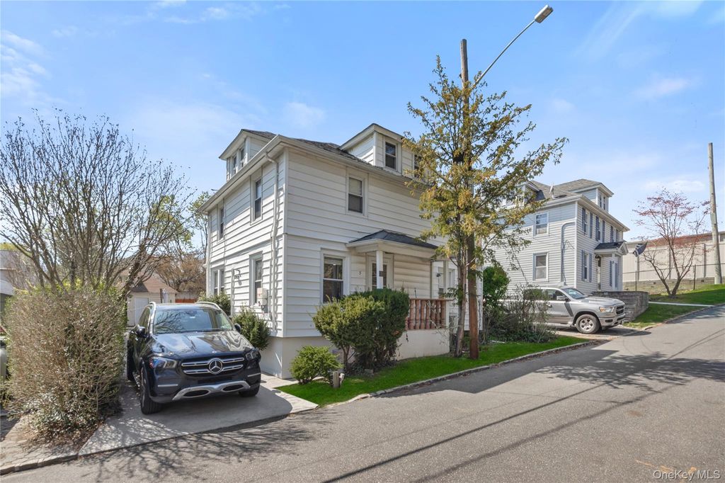 Photo of 3 3RD Street, Greenvale, NY 11548 (MLS # 987225)