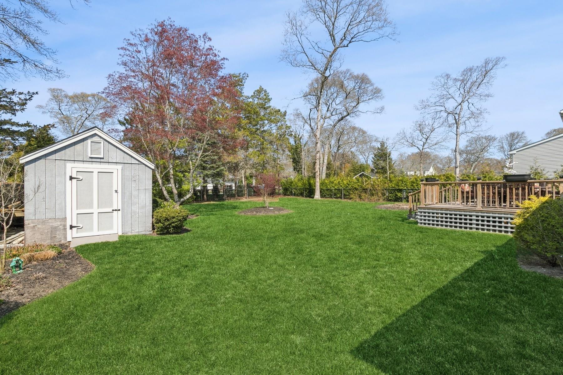 100 Hewitt Boulevard, Center Moriches, New York image 28