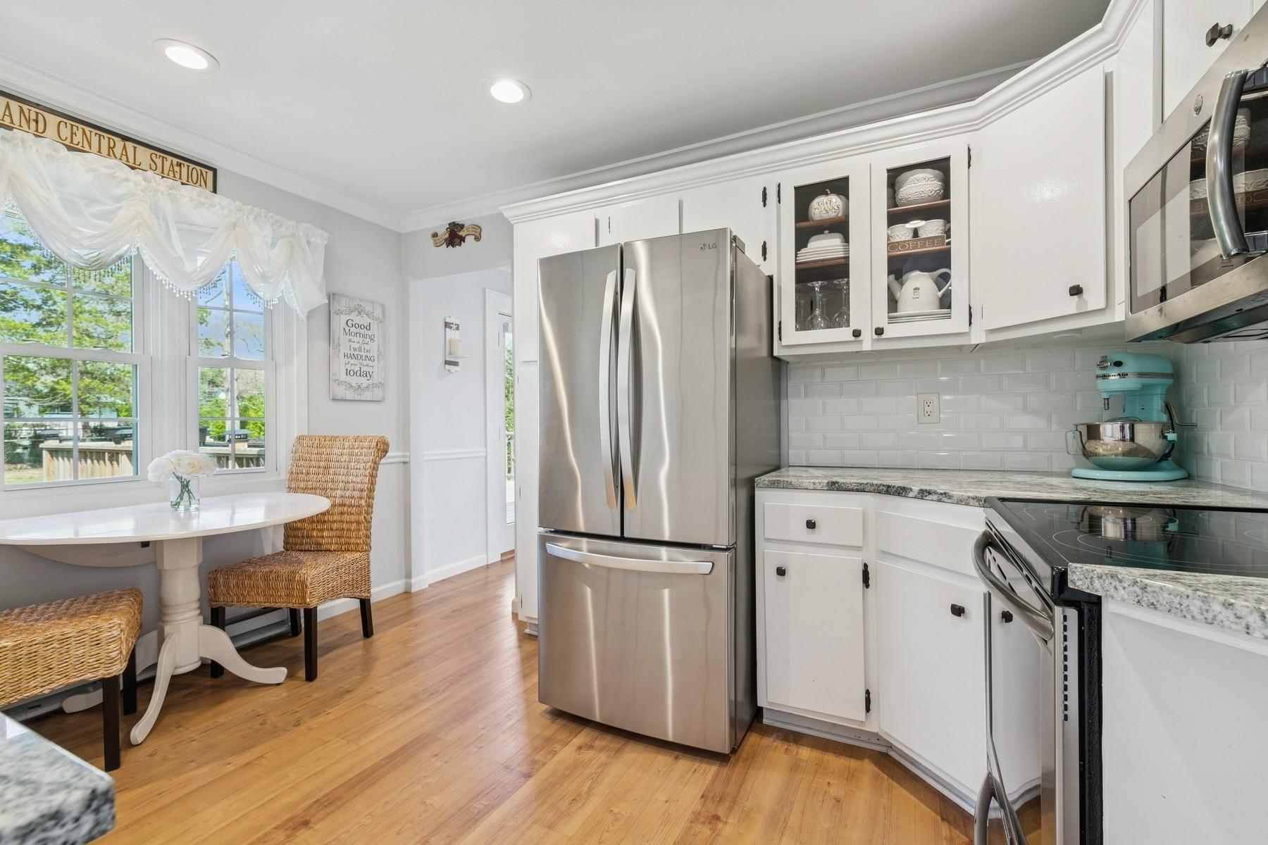 100 Hewitt Boulevard, Center Moriches, New York image 13