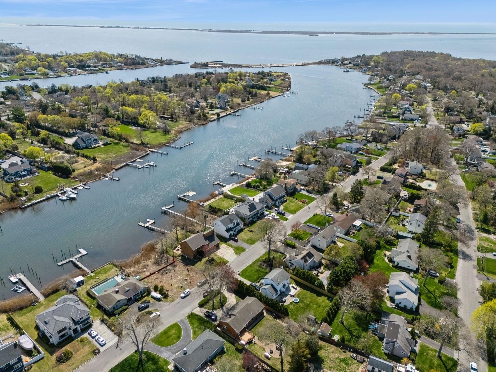 100 Hewitt Boulevard, Center Moriches, New York image 30