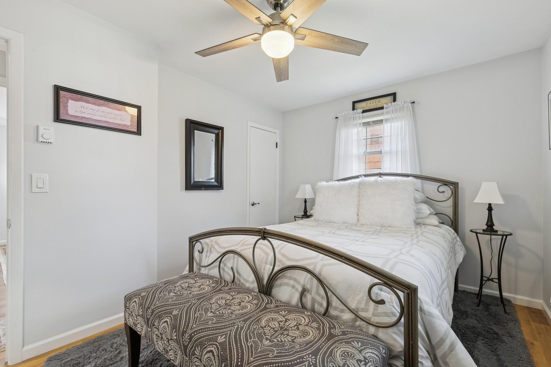 100 Hewitt Boulevard, Center Moriches, New York image 21