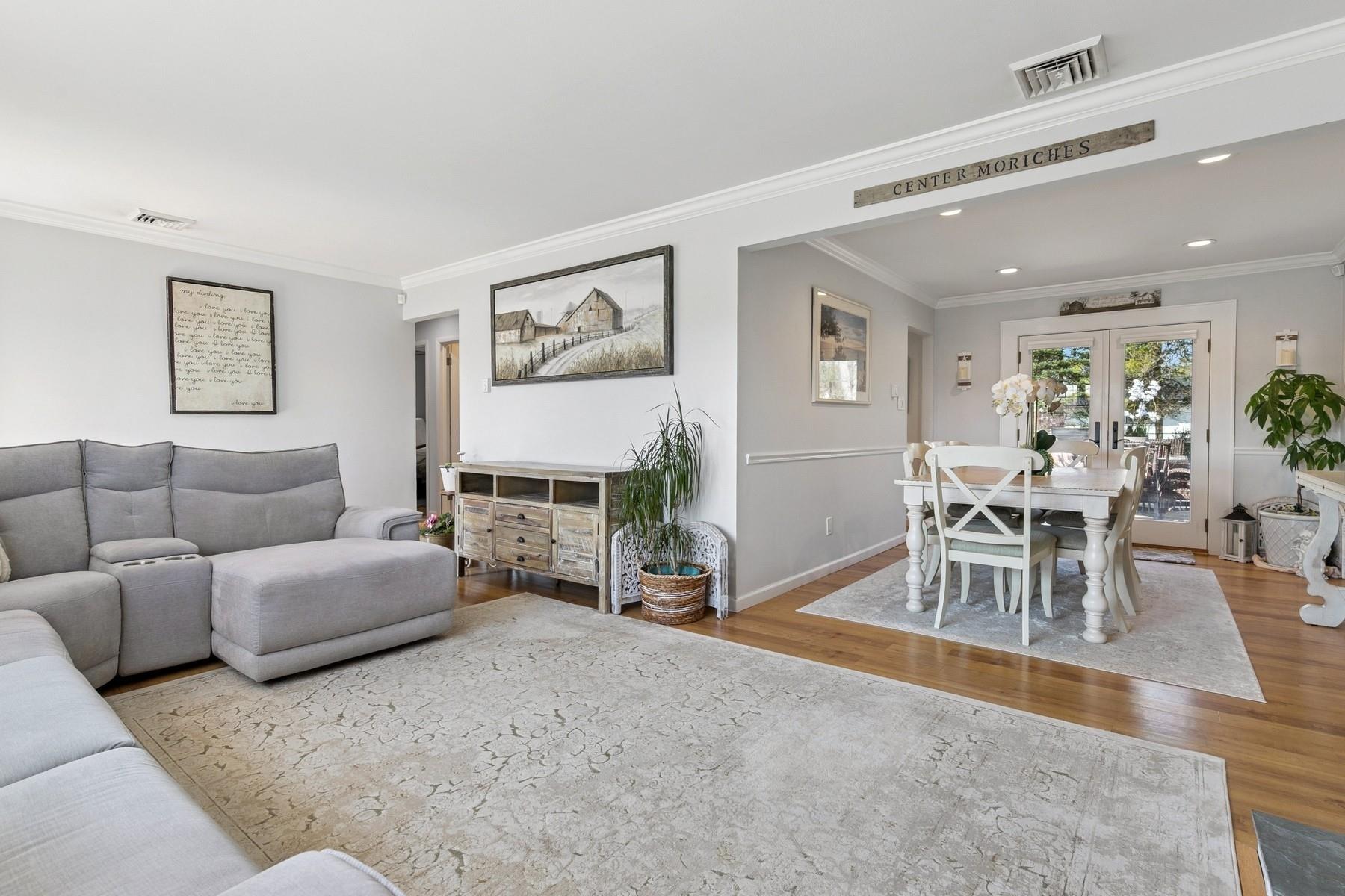100 Hewitt Boulevard, Center Moriches, New York image 8