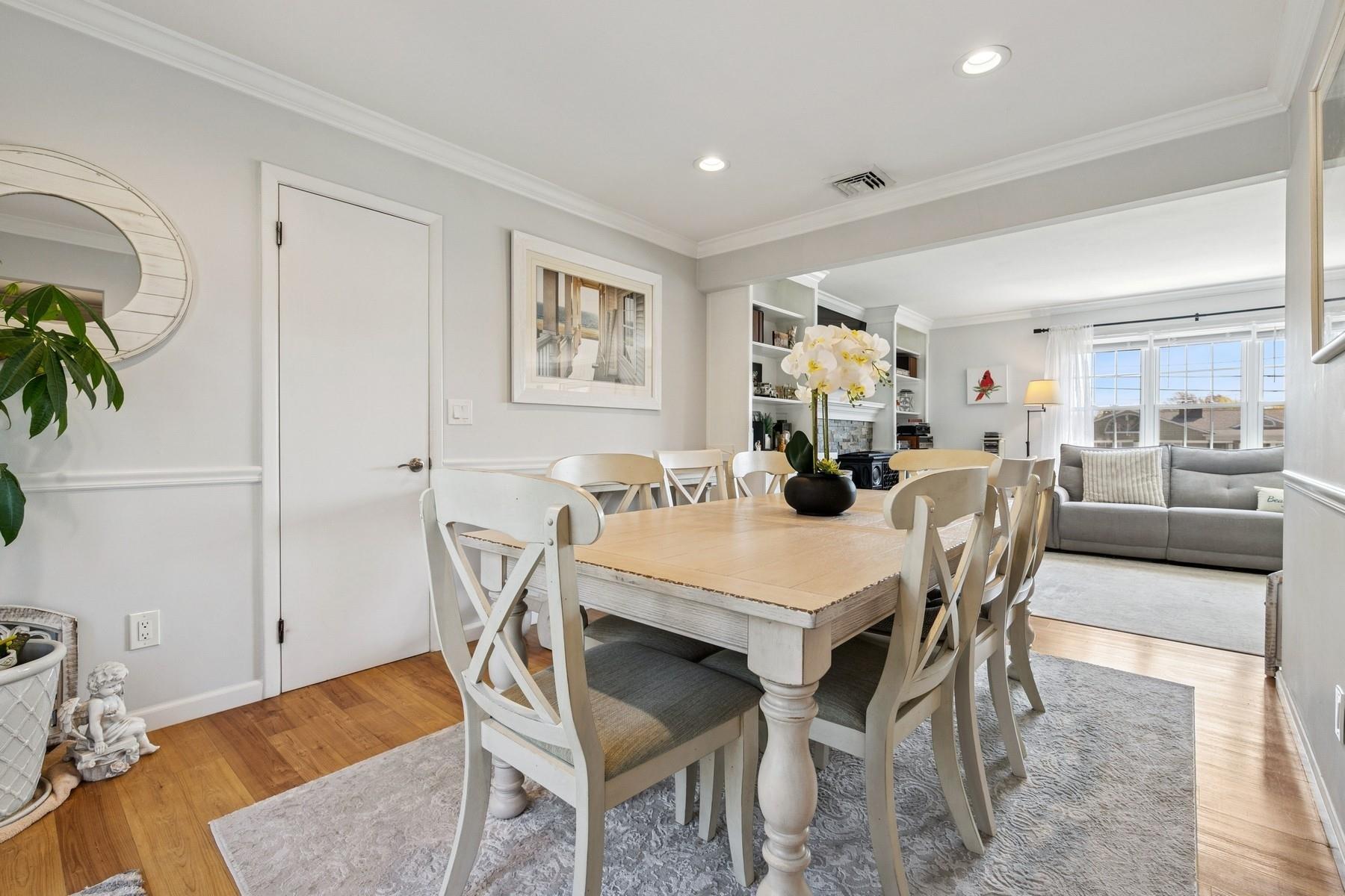 100 Hewitt Boulevard, Center Moriches, New York image 9