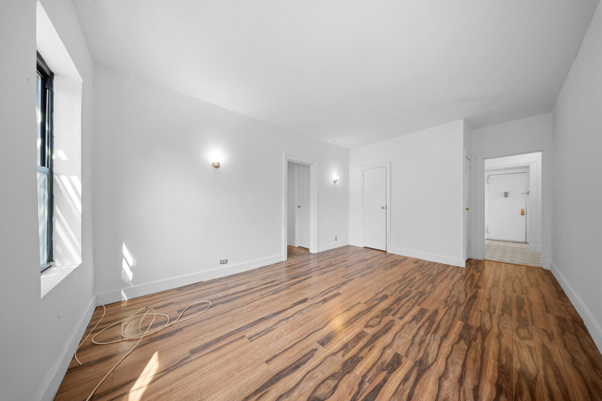 Property for Sale at Anderson Avenue 22, Bronx, New York - Bedrooms: 1 
Bathrooms: 1 
Rooms: 5  - $170,000