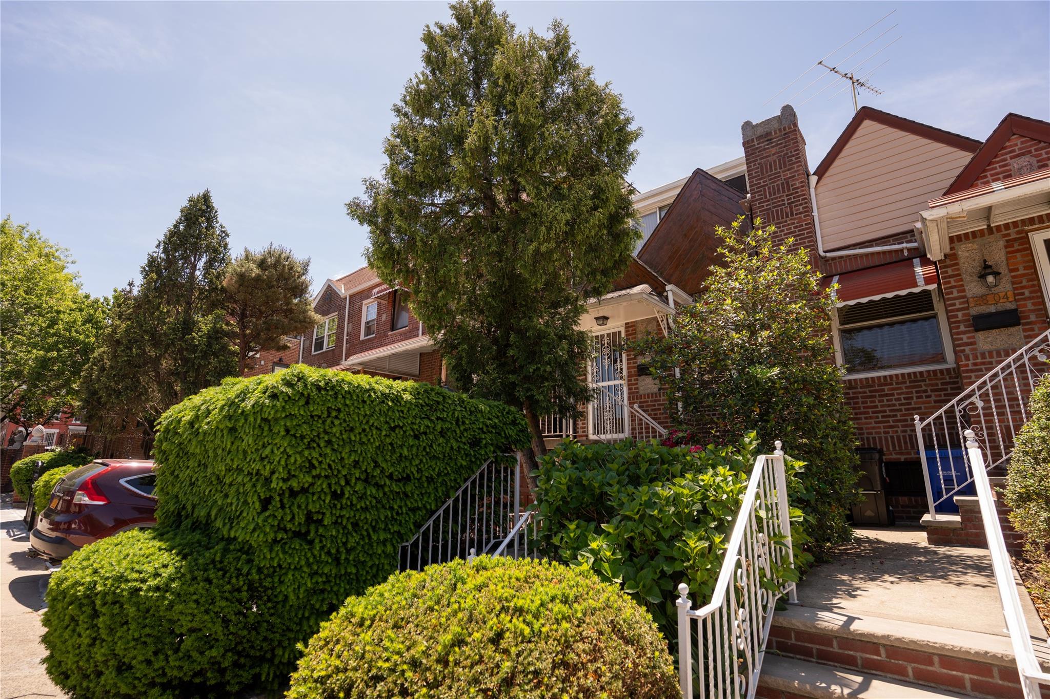 28-06 34th Avenue, Astoria, New York image 2