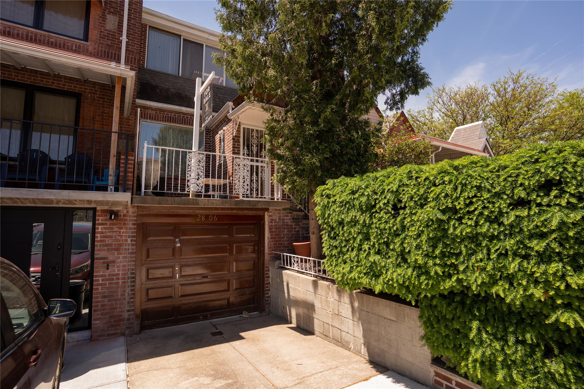 Property for Sale at 34th Avenue, Astoria, Queens, NY - Bedrooms: 4 
Bathrooms: 3 
Rooms: 9  - $1,729,000
