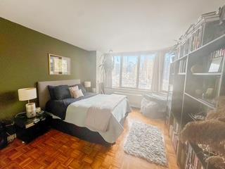 500 43 St W 21 E