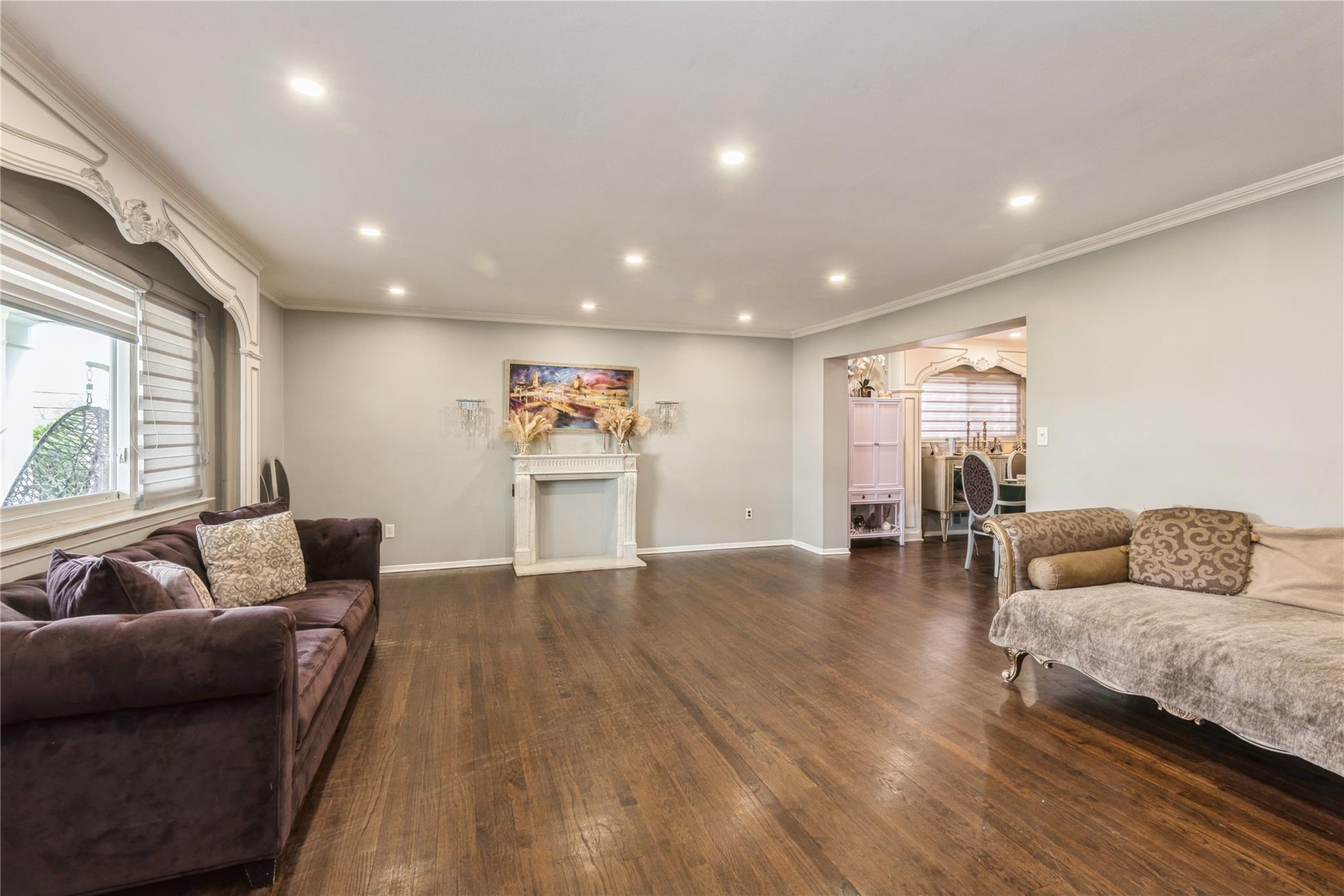 762 Dumont Place